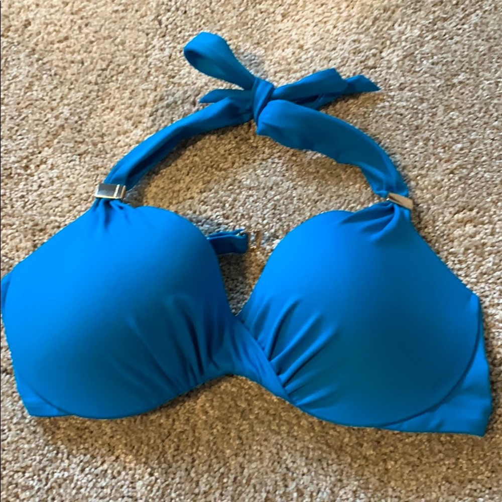 Victoria’s Secret unforgettable Demi bikini top